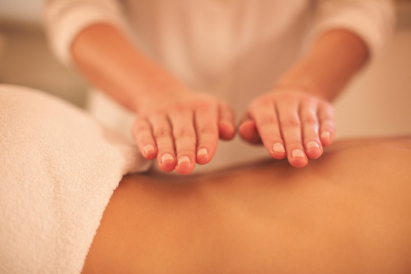 Skin Deep Massagen Energiearbeit Wirbelsäulenbalance